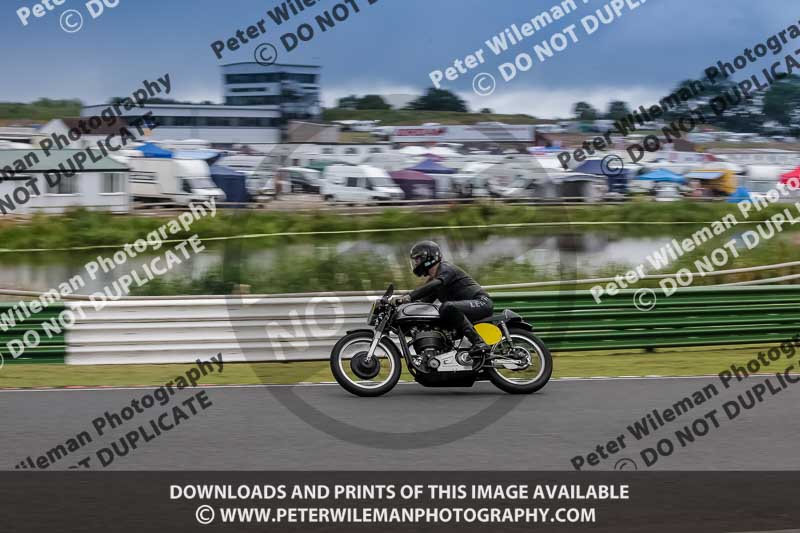 Vintage motorcycle club;eventdigitalimages;mallory park;mallory park trackday photographs;no limits trackdays;peter wileman photography;trackday digital images;trackday photos;vmcc festival 1000 bikes photographs